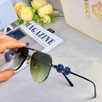 Versace fashion trend sunglasses - Image 3