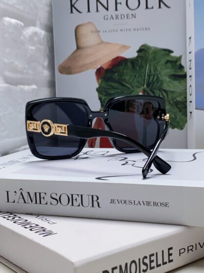 Versace fashion trend sunglasses - Image 3