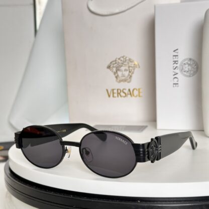 Versace fashion trend sunglasses - Image 3