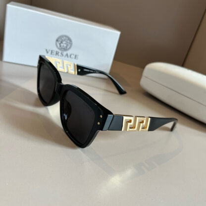 Versace fashion trend sunglasses - Image 3