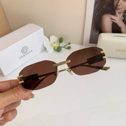 Versace fashion trend sunglasses - Image 3