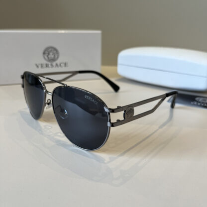 Versace fashion trend sunglasses - Image 3