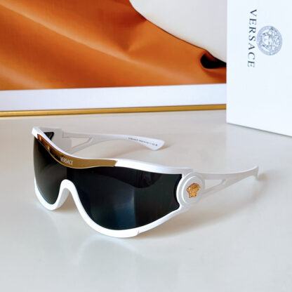 Versace fashion trend sunglasses - Image 3