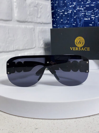 Versace fashion trend sunglasses - Image 4