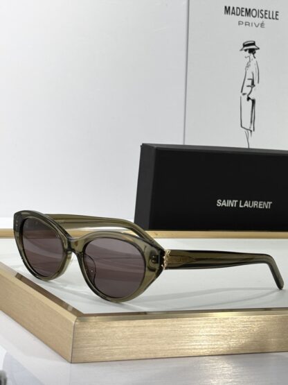 Yves Saint Laurent fashion sunglasses - Image 3