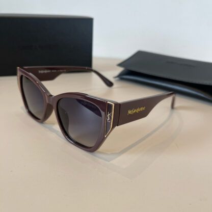 Yves Saint Laurent fashion sunglasses - Image 4
