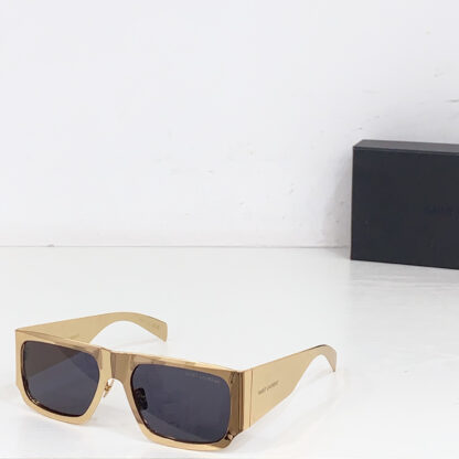 Yves Saint Laurent fashion sunglasses - Image 3