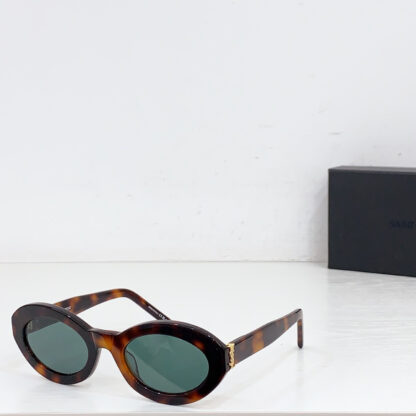 Yves Saint Laurent fashion sunglasses - Image 3