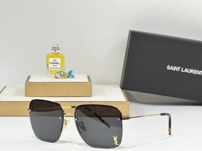 Yves Saint Laurent fashion sunglasses - Image 3