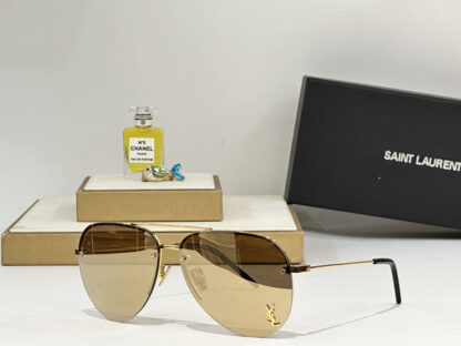 Yves Saint Laurent fashion sunglasses - Image 3