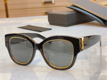 Yves Saint Laurent fashion sunglasses - Image 3