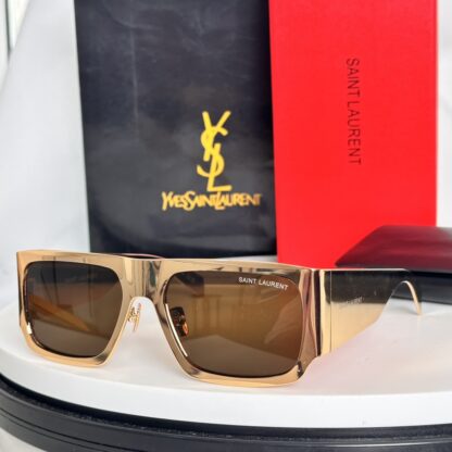 Yves Saint Laurent fashion sunglasses - Image 3