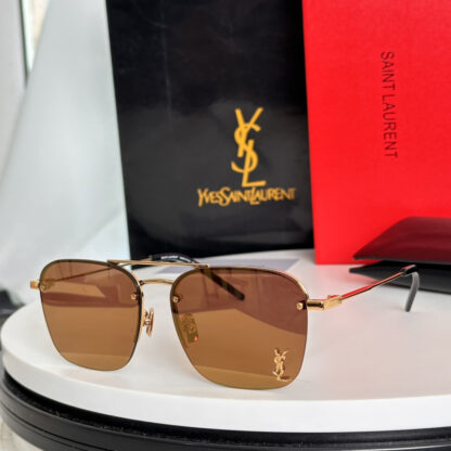 Yves Saint Laurent fashion sunglasses - Image 3