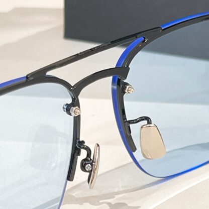 Yves Saint Laurent fashion sunglasses - Image 3
