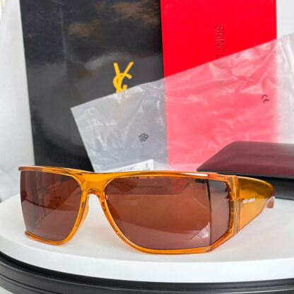 Yves Saint Laurent fashion sunglasses - Image 3