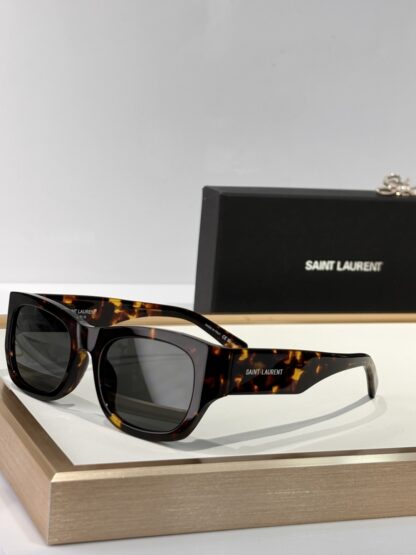 Yves Saint Laurent fashion sunglasses - Image 3