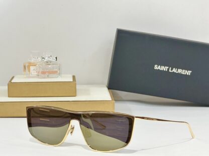 Yves Saint Laurent fashion sunglasses - Image 3