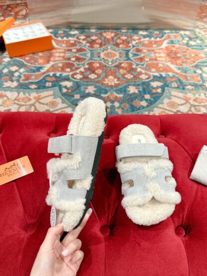 Hermès autumn and winter must-have stylish and comfortable apricot gray wool slippers - Image 3