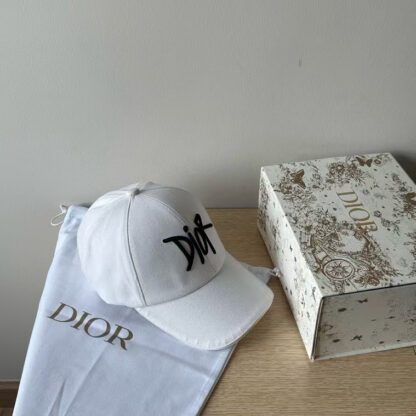Dior simple white baseball cap - Image 4