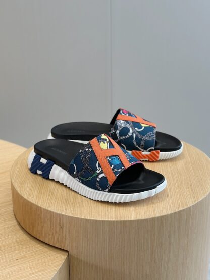 Hermès men's ultra-light and comfortable orange and blue color matching slippers - Image 3