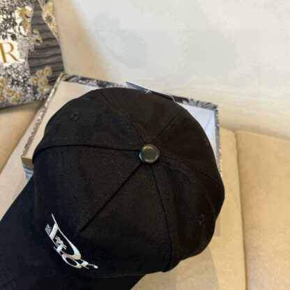 Dior embroidered simple baseball cap - Image 4
