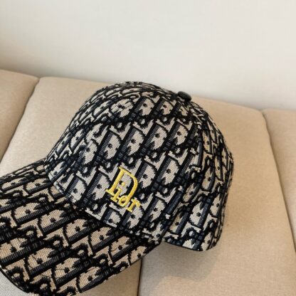 Dior simple and versatile fashion baseball cap - Image 4