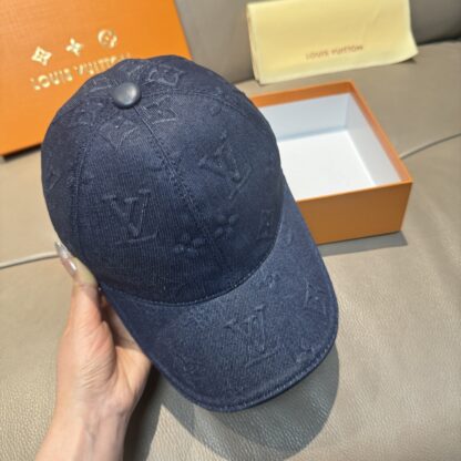 Louis Vuitton large logo embossed baseball cap - Image 3