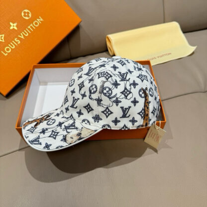 Louis Vuitton Animal Printed Hat - Image 3