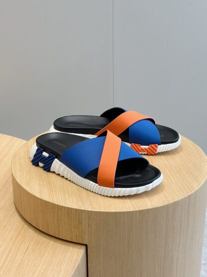 Hermès Men's Blue and Orange Cross-Color Ultra-Lightweight and Comfortable Slippers - Image 3