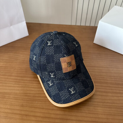 Louis Vuitton lightweight breathable baseball cap for men and women - Image 2