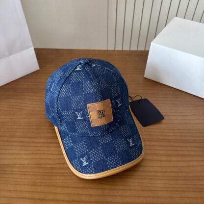Louis Vuitton lightweight breathable baseball cap for men and women - Image 3