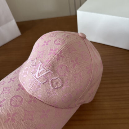 Louis Vuitton lightweight breathable baseball cap for men and women - Image 3