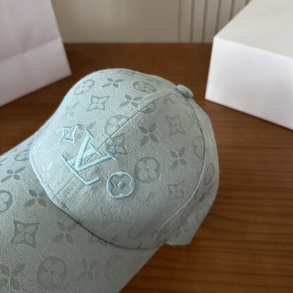 Louis Vuitton lightweight breathable baseball cap for men and women - Image 3