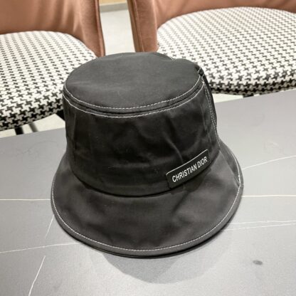 Dior's versatile bucket hat - Image 4