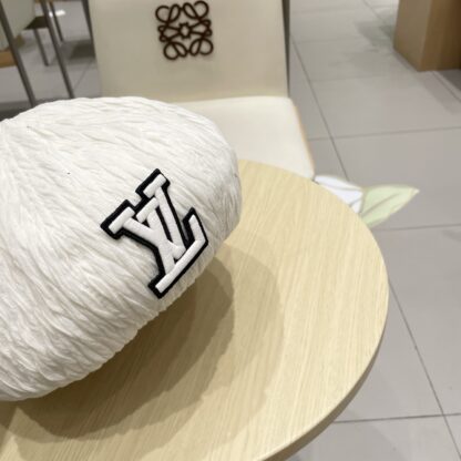 Louis Vuitton Japanese retro simple versatile pleated beret flat cap - Image 3
