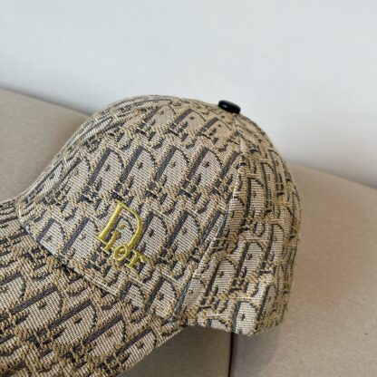 Dior stylish and versatile simple baseball cap - Image 4