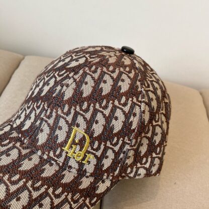 Dior stylish and versatile simple baseball cap - Image 4