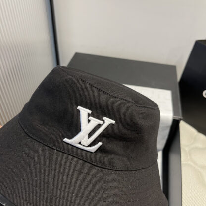 Louis Vuitton double-sided bucket hat - Image 3
