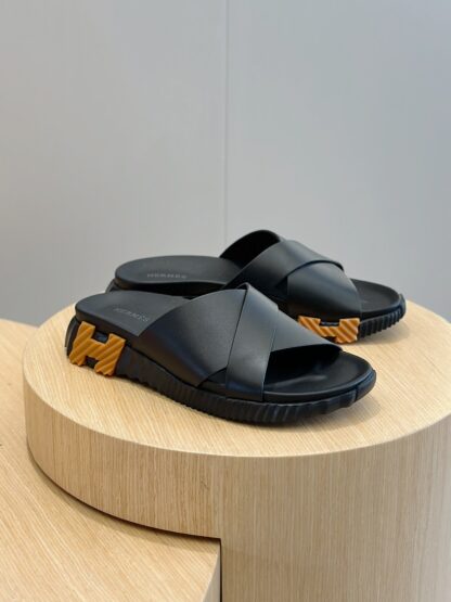 Hermès Black Men's Cross Ultra Light Comfort Slippers - Image 3