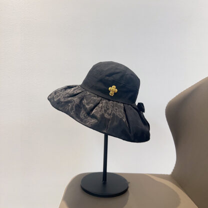 Louis Vuitton's new smooth waterproof foldable bucket hat - Image 3