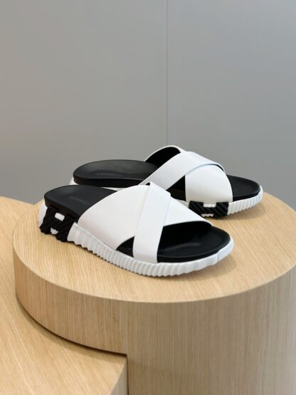 Hermès White Men's Cross Ultra Light Comfort Slippers - Image 3