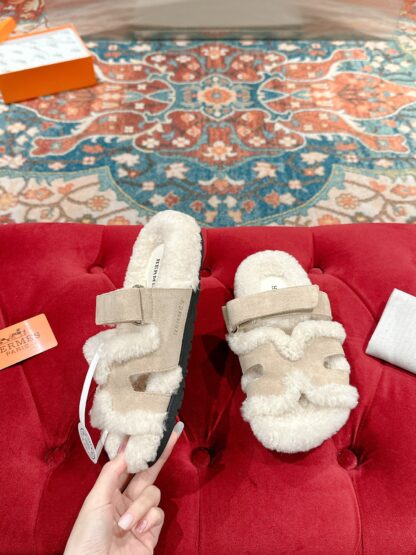 Hermès autumn and winter must-have stylish and comfortable apricot wool slippers - Image 3