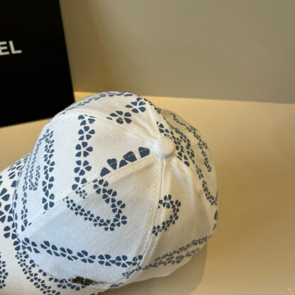 Chanel classic casual baseball cap - Image 3
