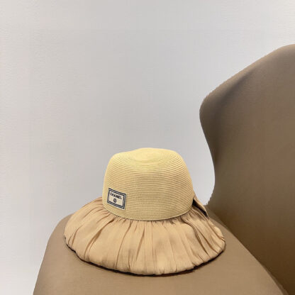 Chanel wrinkled irregular bucket hat - Image 3