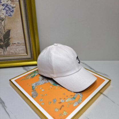 Chanel high-end baseball cap - Image 3