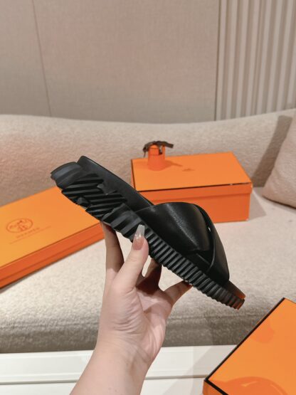 Hermes black soft and comfortable casual cross-slippers - Image 3