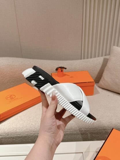 Hermes white and black color matching soft and comfortable casual cross-over slippers - Image 3