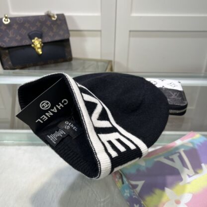 Chanel popular knitted hat - Image 2