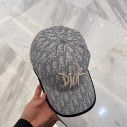 Dior casual fashion embroidered baseball cap - Image 4