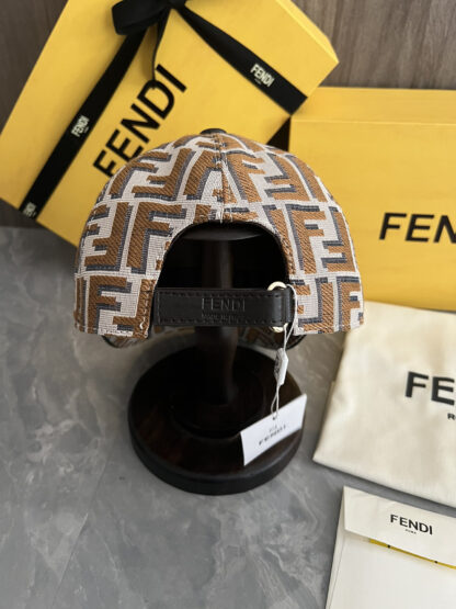 Fendi classic baseball cap - Image 4